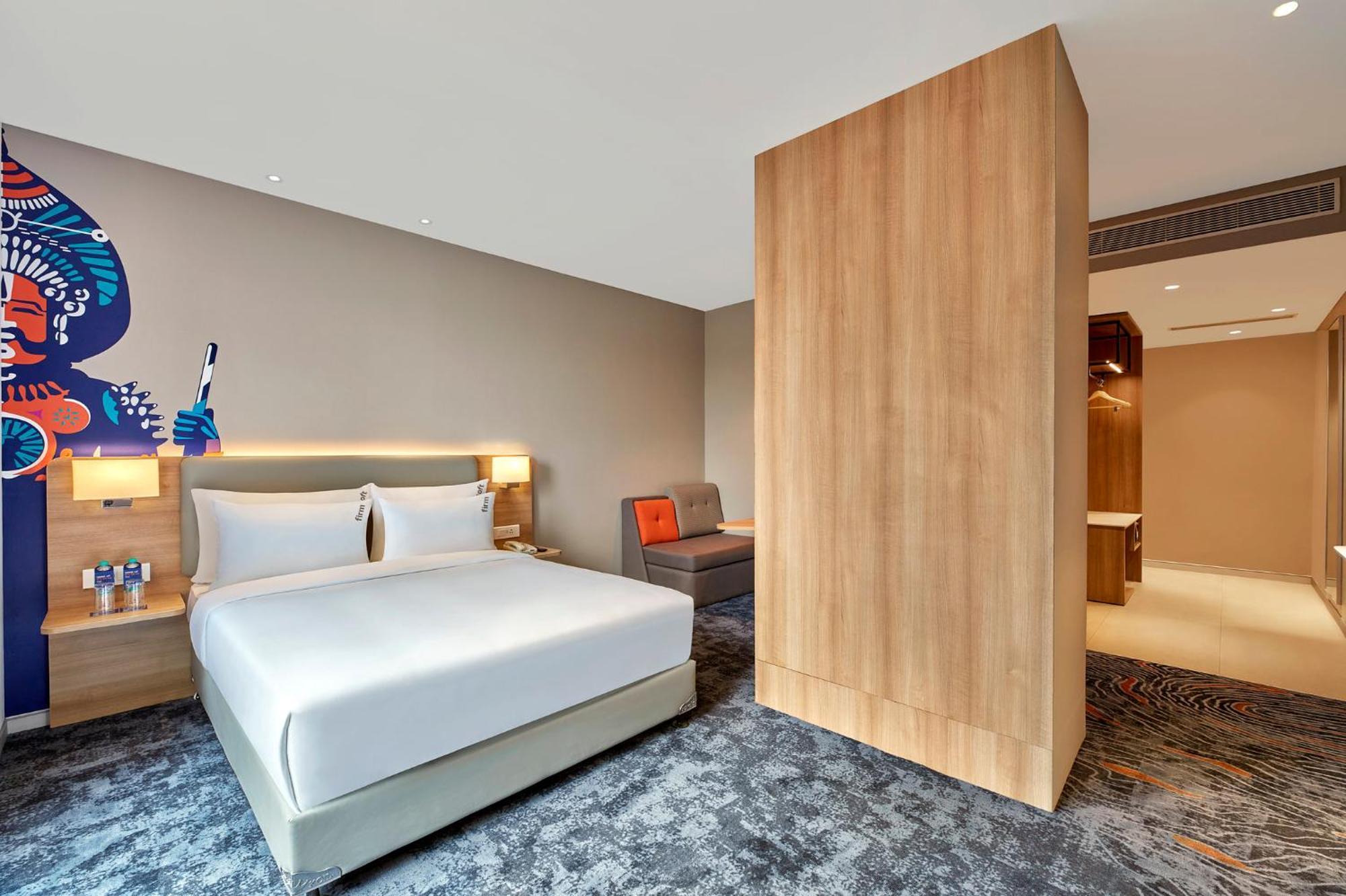 Holiday Inn Express Bengaluru Bommasandra By Ihg Kammasandra Exteriör bild